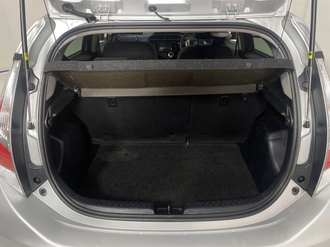 Photo '14' of Toyota Aqua