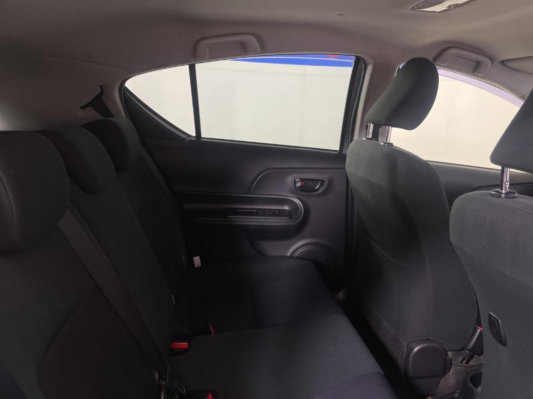 Photo '20' of Toyota Aqua