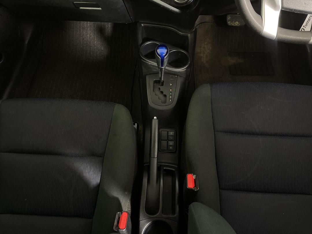 Photo '23' of Toyota Aqua