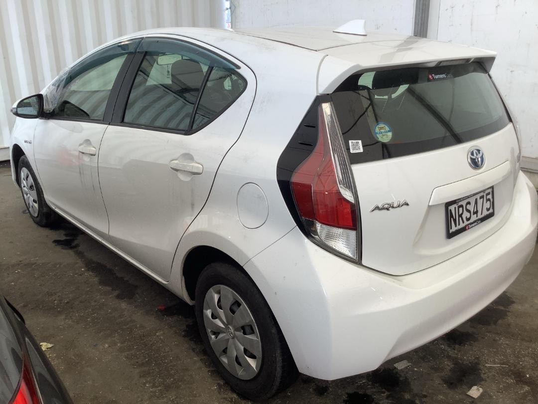 Photo '5' of Toyota Aqua Hybrid Photo '5' of Toyota Aqua Hybrid