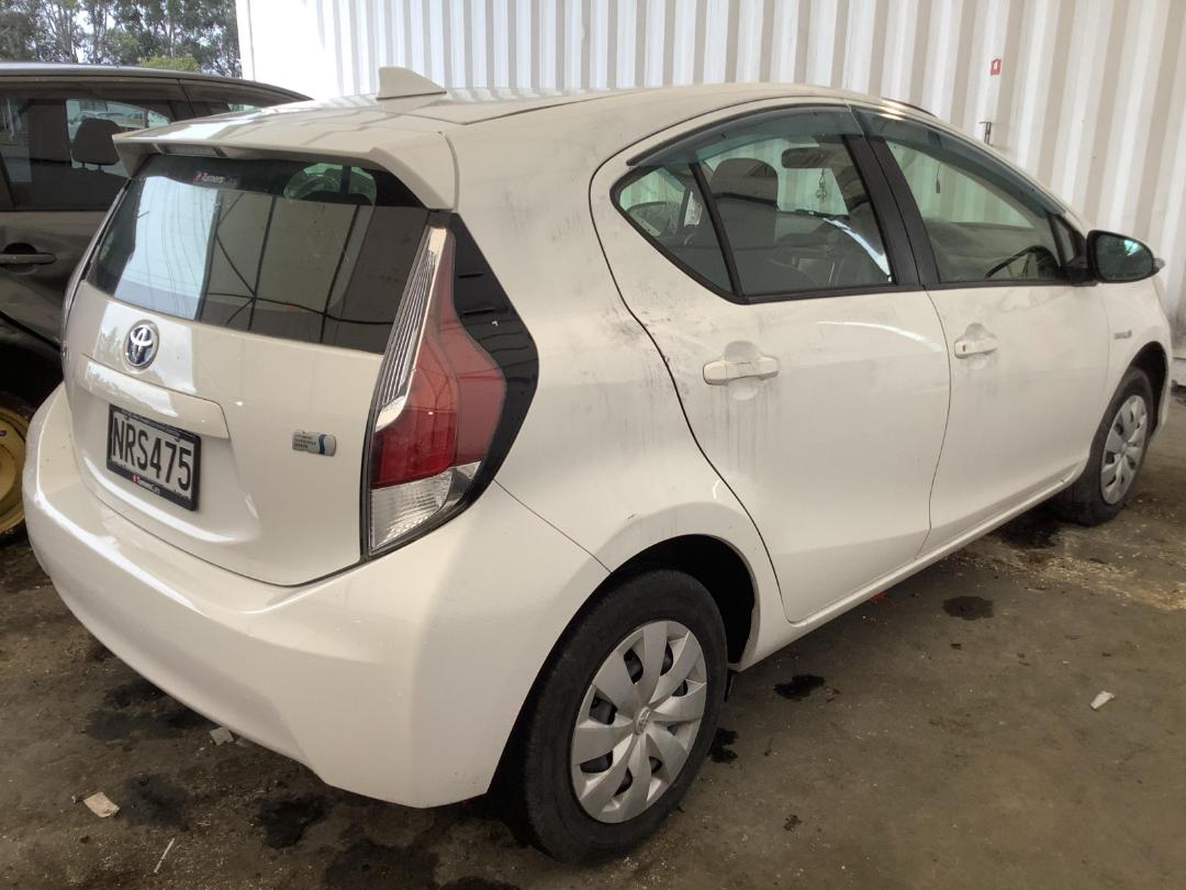 Photo '4' of Toyota Aqua Hybrid Photo '4' of Toyota Aqua Hybrid