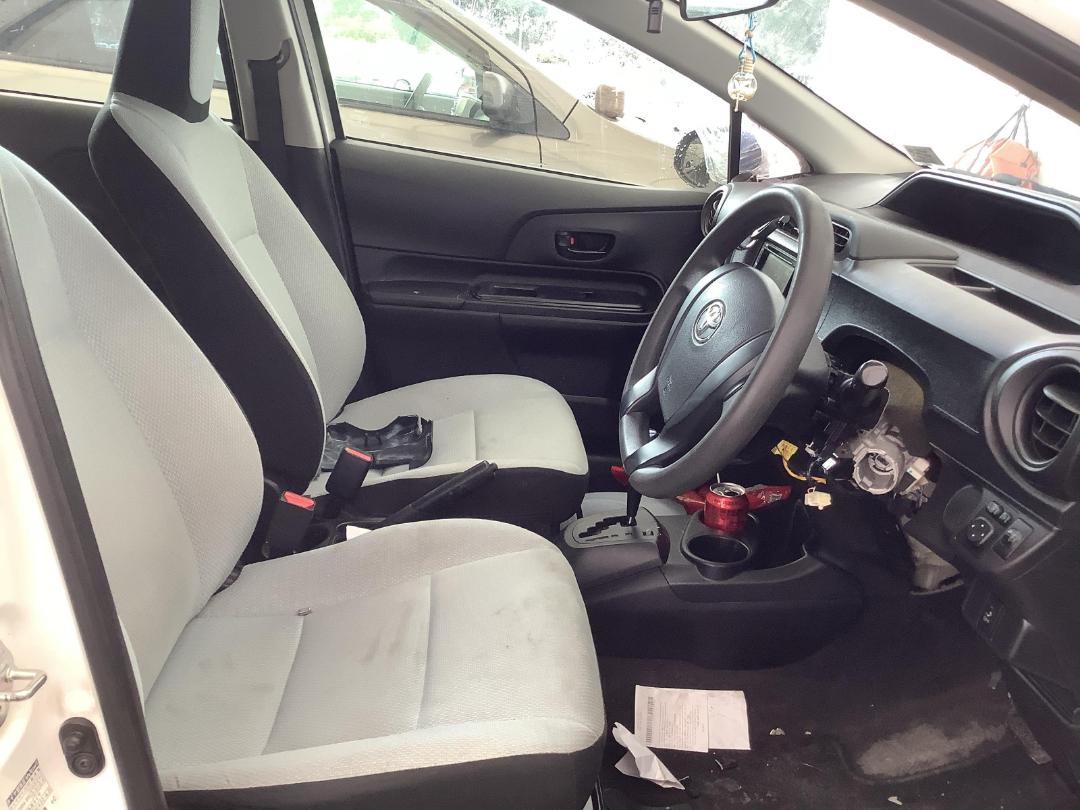 Photo '8' of Toyota Aqua Hybrid Photo '8' of Toyota Aqua Hybrid