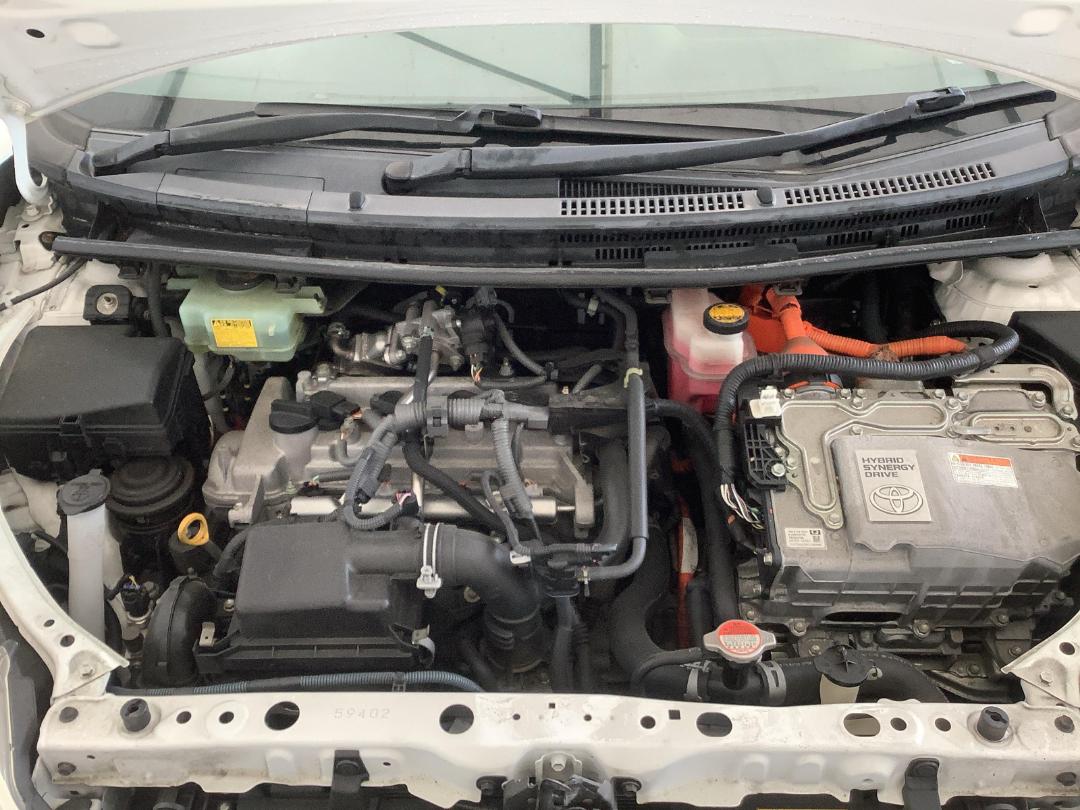 Photo '10' of Toyota Aqua Hybrid Photo '10' of Toyota Aqua Hybrid