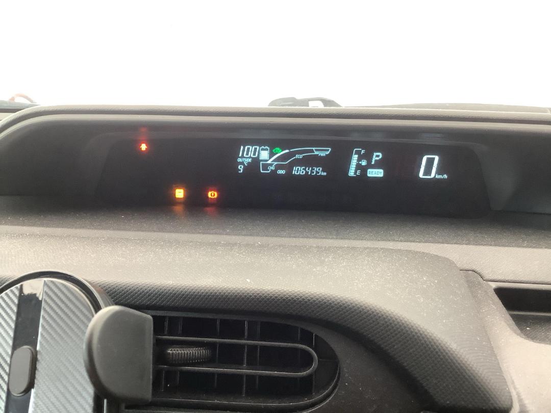 Photo '14' of Toyota Aqua Hybrid Photo '14' of Toyota Aqua Hybrid