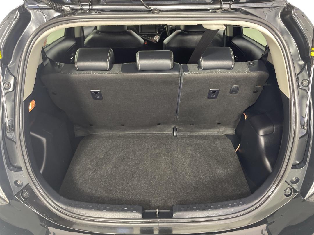 Photo '14' of Toyota Aqua Photo '14' of Toyota Aqua