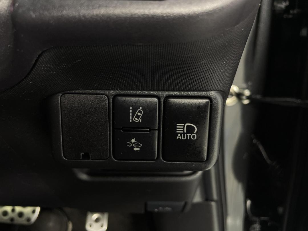 Photo '23' of Toyota Aqua Photo '23' of Toyota Aqua