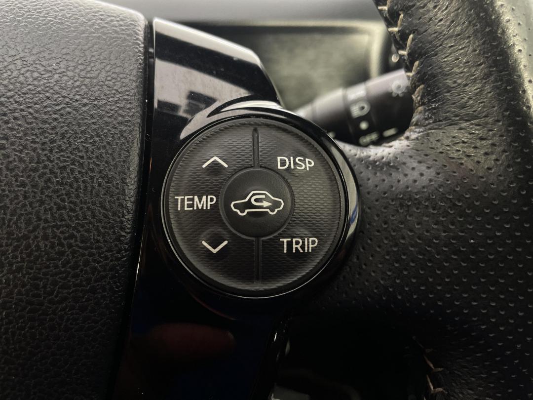 Photo '24' of Toyota Aqua Photo '24' of Toyota Aqua