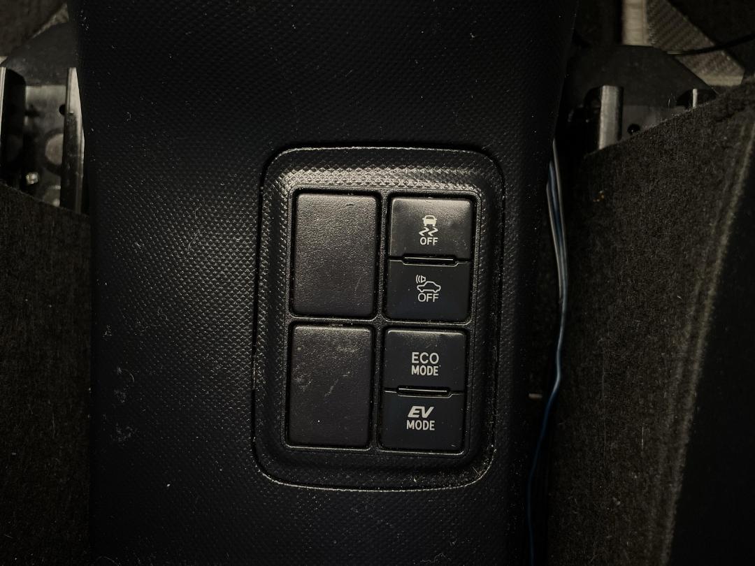 Photo '26' of Toyota Aqua Photo '26' of Toyota Aqua