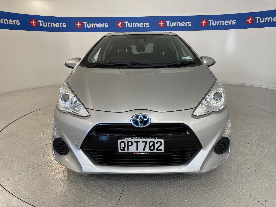 Photo '2' of Toyota Aqua Photo '2' of Toyota Aqua