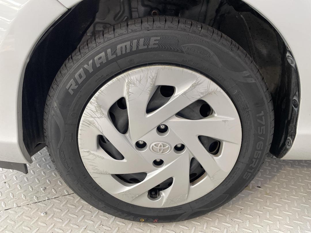 Photo '10' of Toyota Aqua Photo '10' of Toyota Aqua