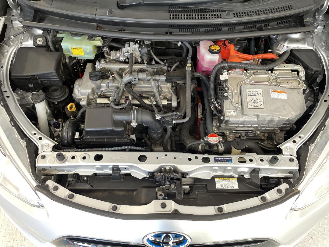 Photo '13' of Toyota Aqua Photo '13' of Toyota Aqua