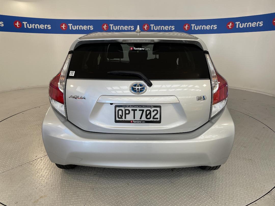 Photo '6' of Toyota Aqua Photo '6' of Toyota Aqua