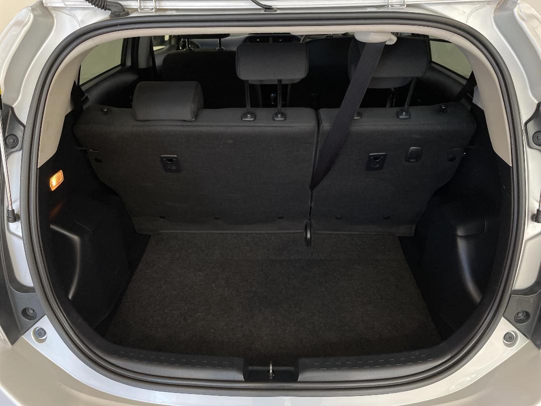 Photo '14' of Toyota Aqua Photo '14' of Toyota Aqua