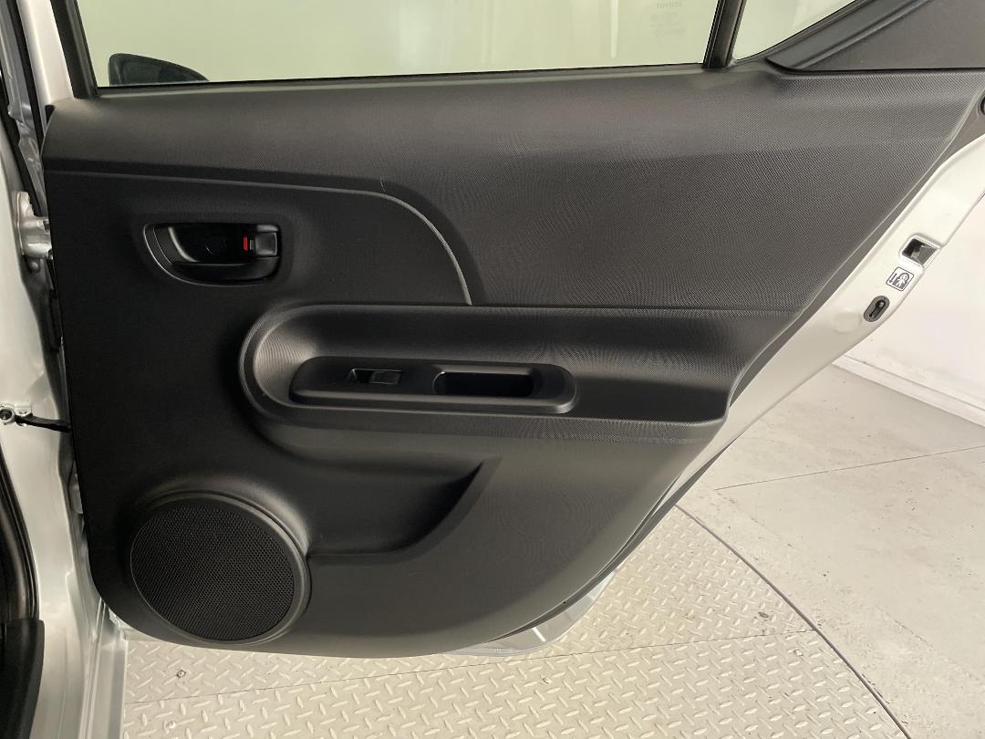 Photo '19' of Toyota Aqua Photo '19' of Toyota Aqua