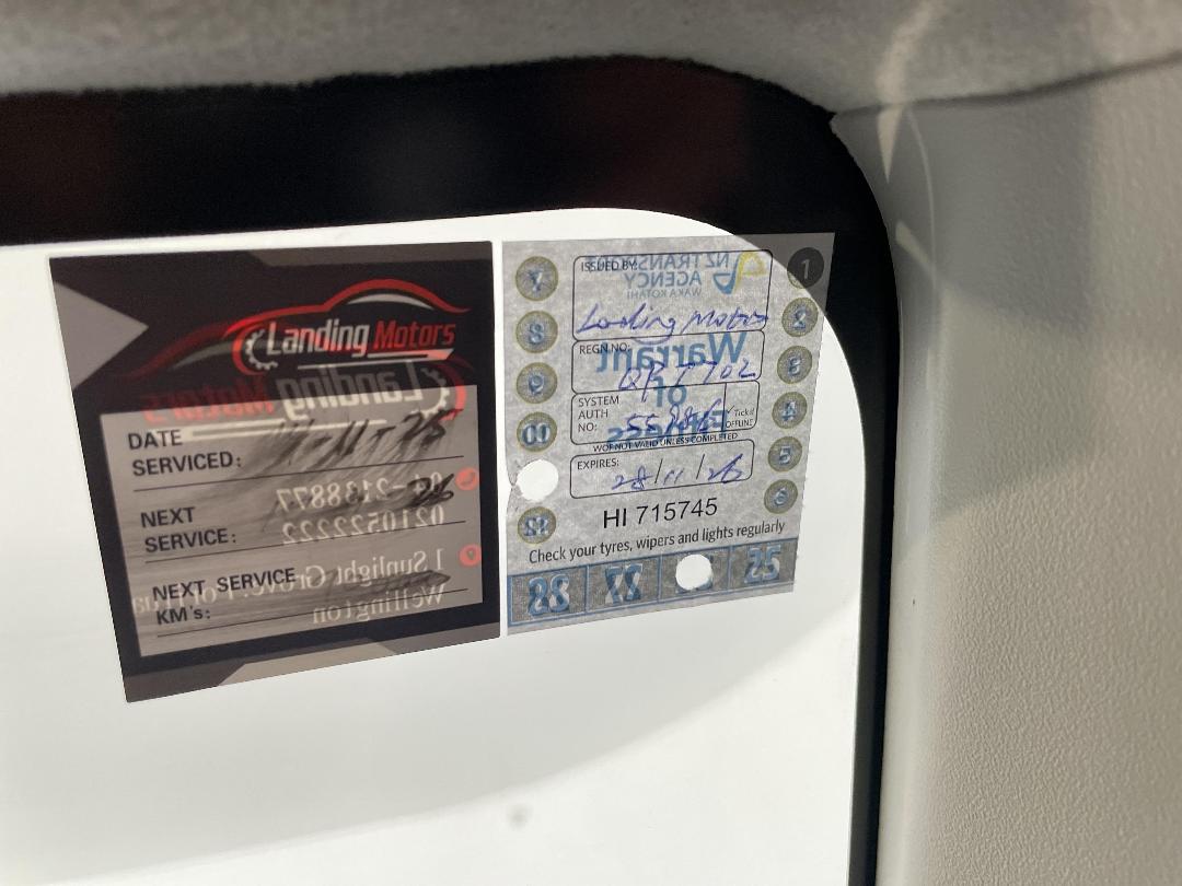 Photo '25' of Toyota Aqua Photo '25' of Toyota Aqua