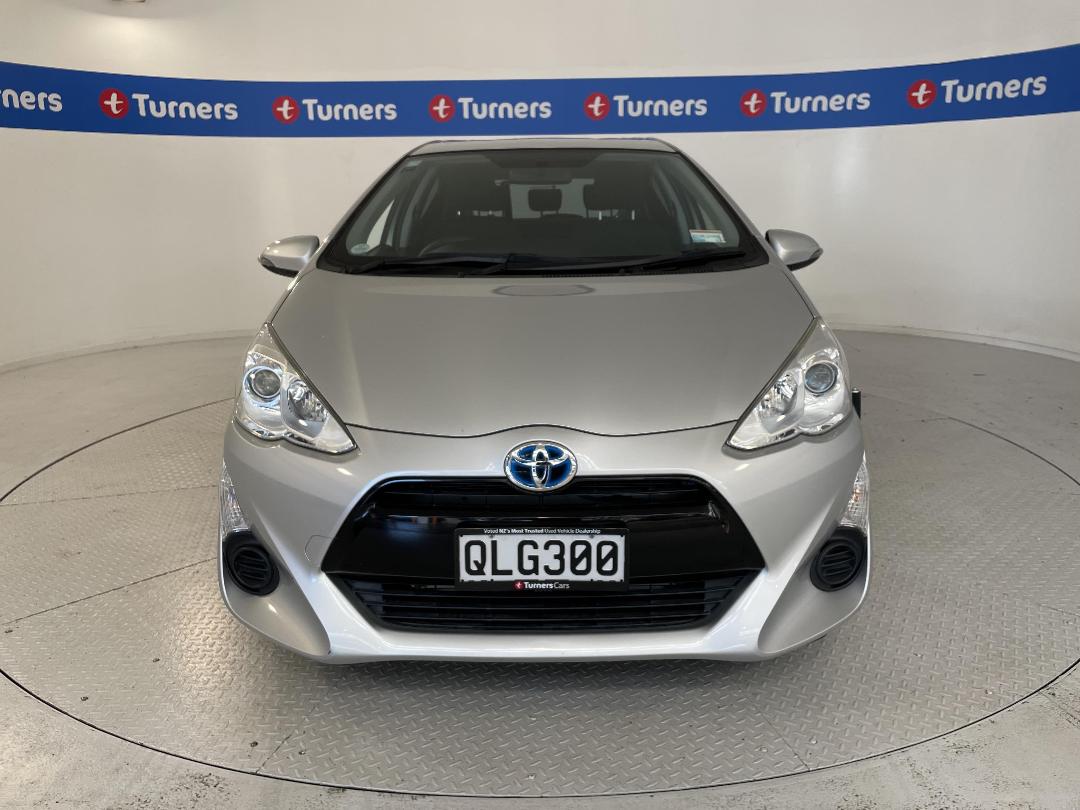 Photo '2' of Toyota Aqua Photo '2' of Toyota Aqua