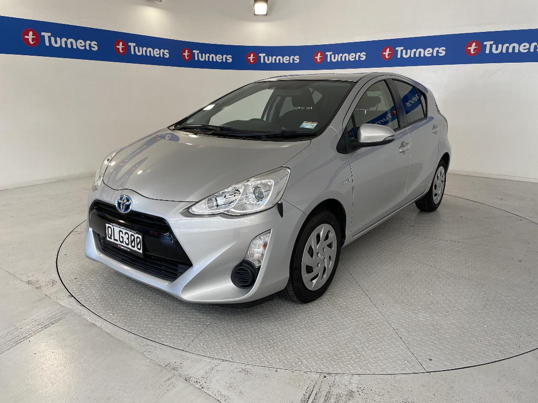 Photo '4' of Toyota Aqua Photo '4' of Toyota Aqua