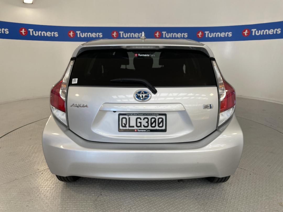 Photo '6' of Toyota Aqua Photo '6' of Toyota Aqua