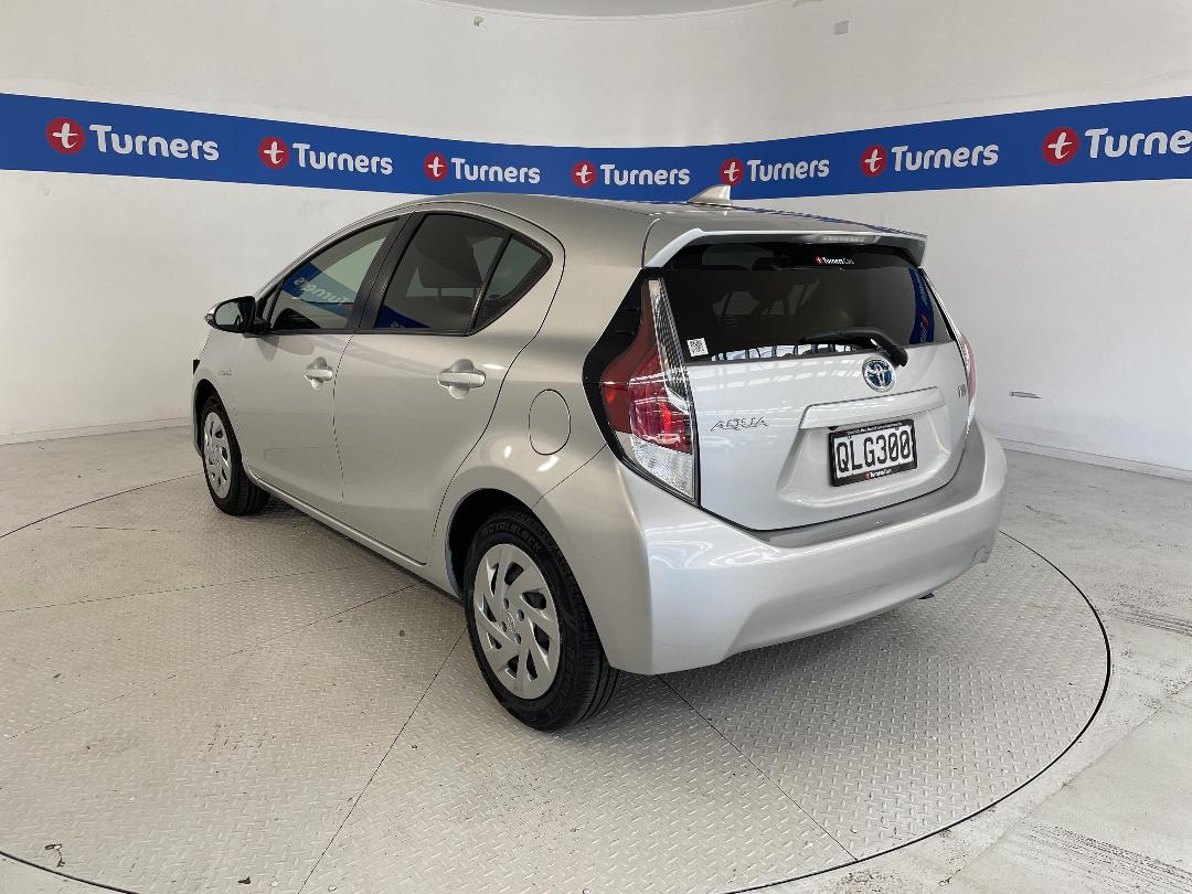 Photo '5' of Toyota Aqua Photo '5' of Toyota Aqua