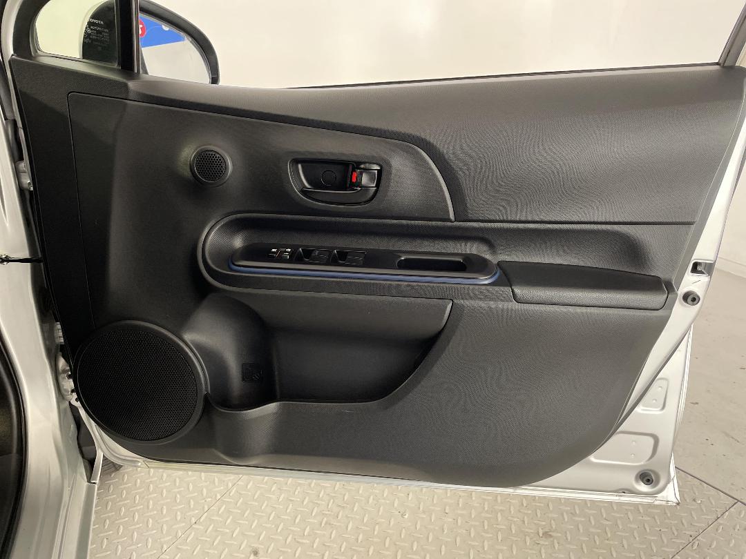 Photo '15' of Toyota Aqua Photo '15' of Toyota Aqua