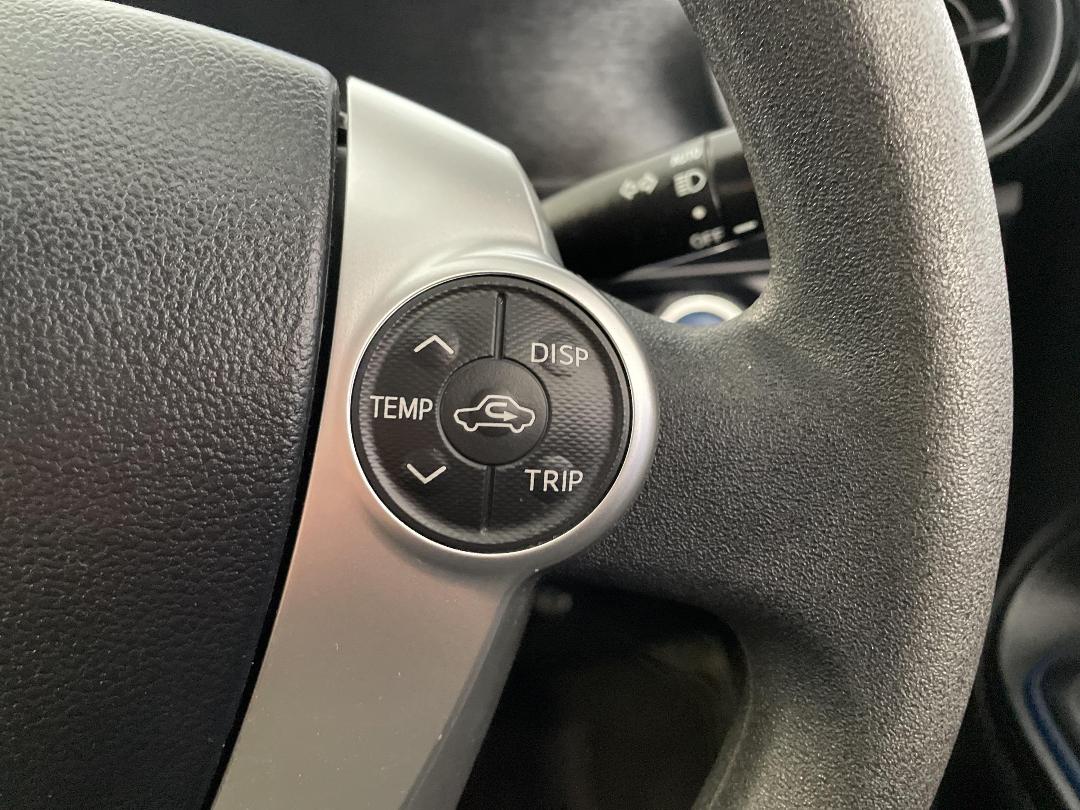 Photo '25' of Toyota Aqua Photo '25' of Toyota Aqua