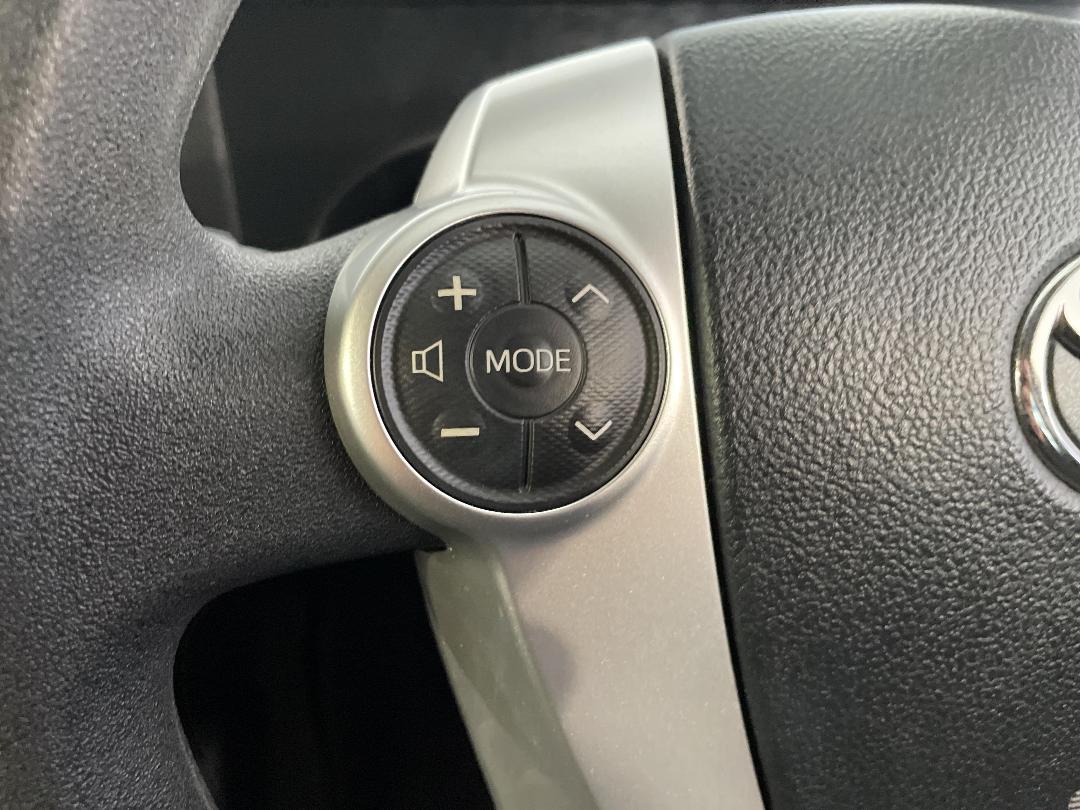 Photo '24' of Toyota Aqua Photo '24' of Toyota Aqua