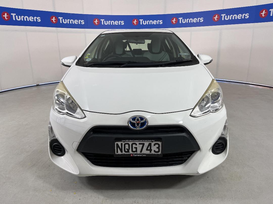 Photo '2' of Toyota Aqua Photo '2' of Toyota Aqua