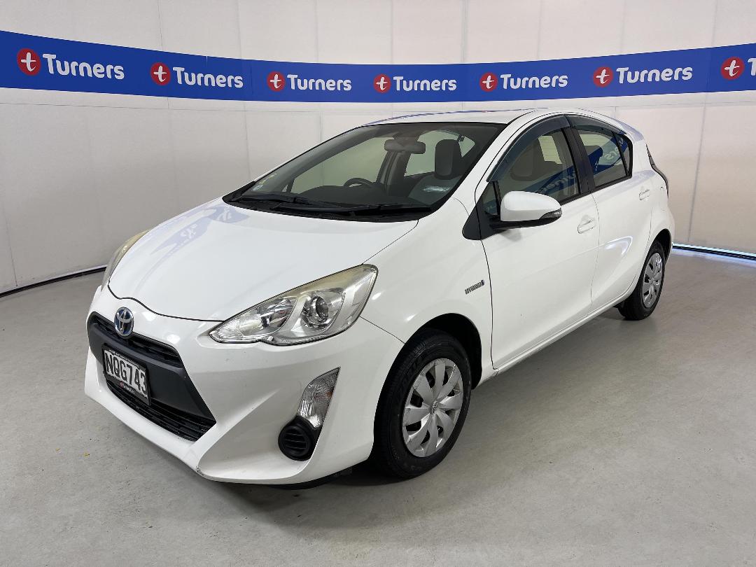 Photo '4' of Toyota Aqua Photo '4' of Toyota Aqua