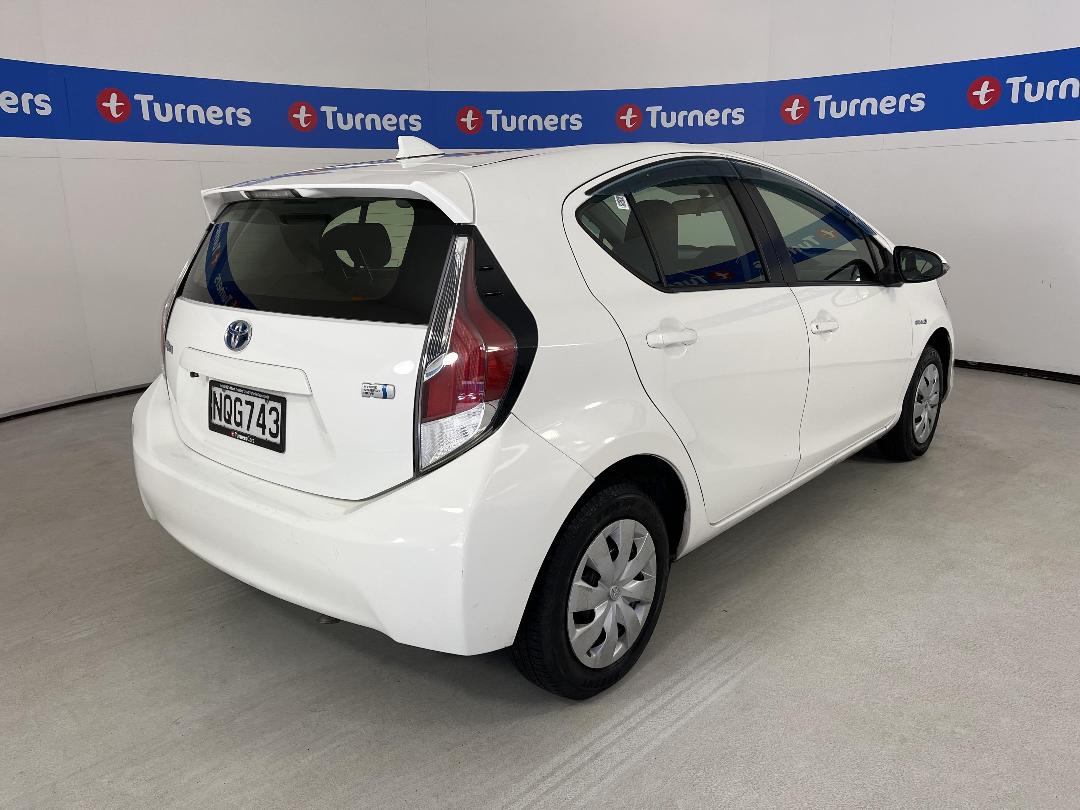 Photo '7' of Toyota Aqua Photo '7' of Toyota Aqua