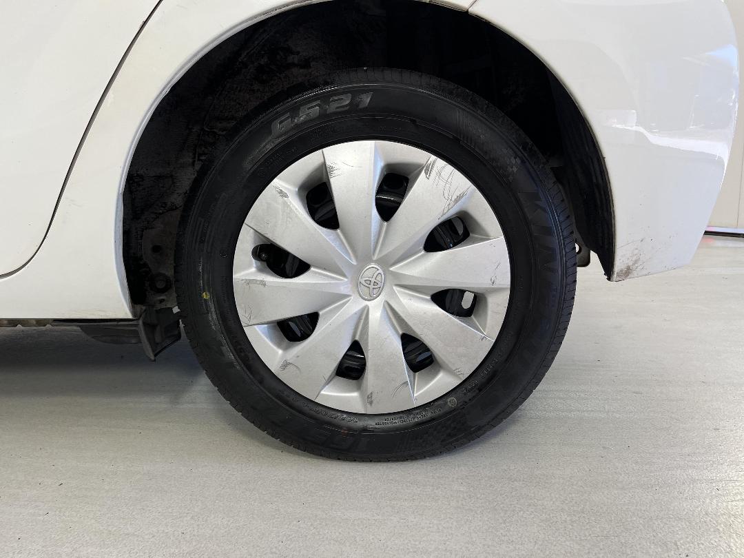 Photo '11' of Toyota Aqua Photo '11' of Toyota Aqua