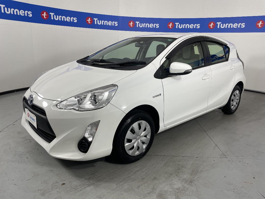 Photo '4' of Toyota Aqua