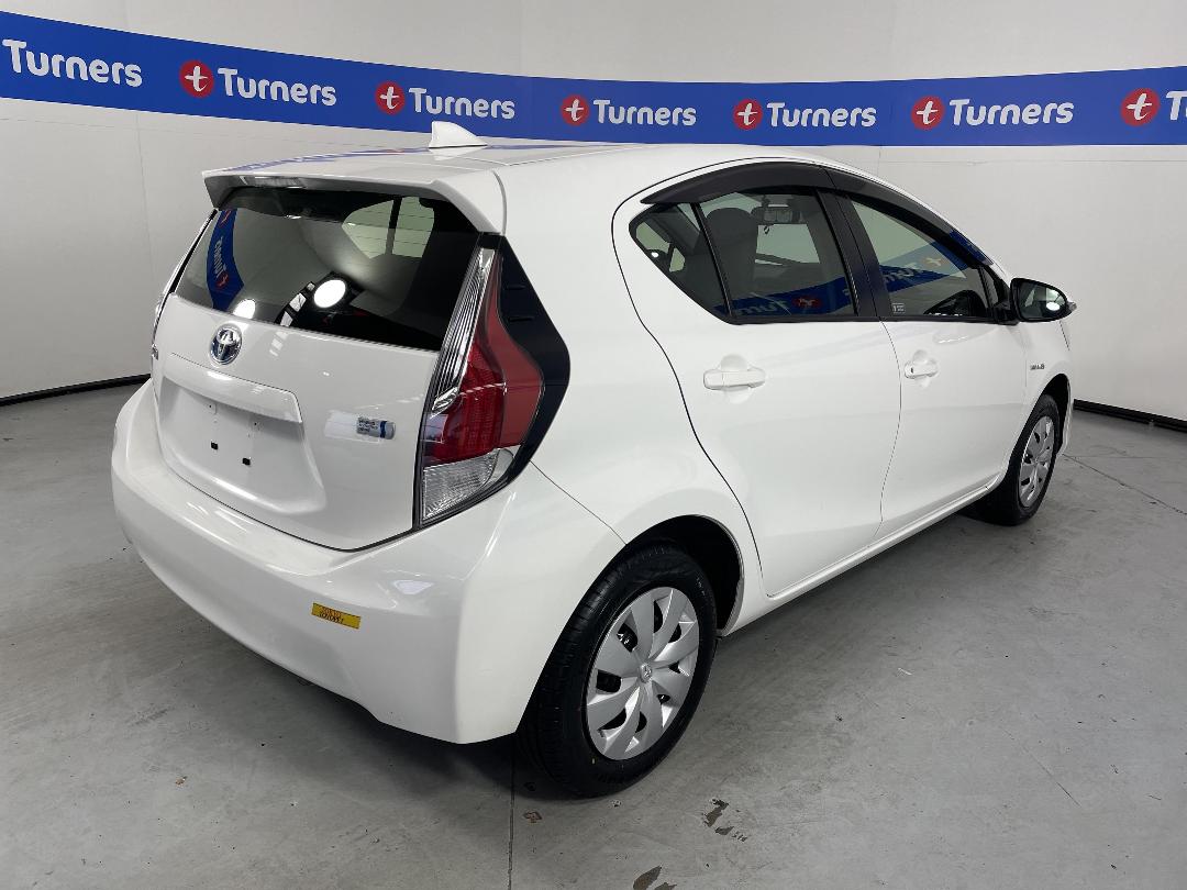 Photo '7' of Toyota Aqua