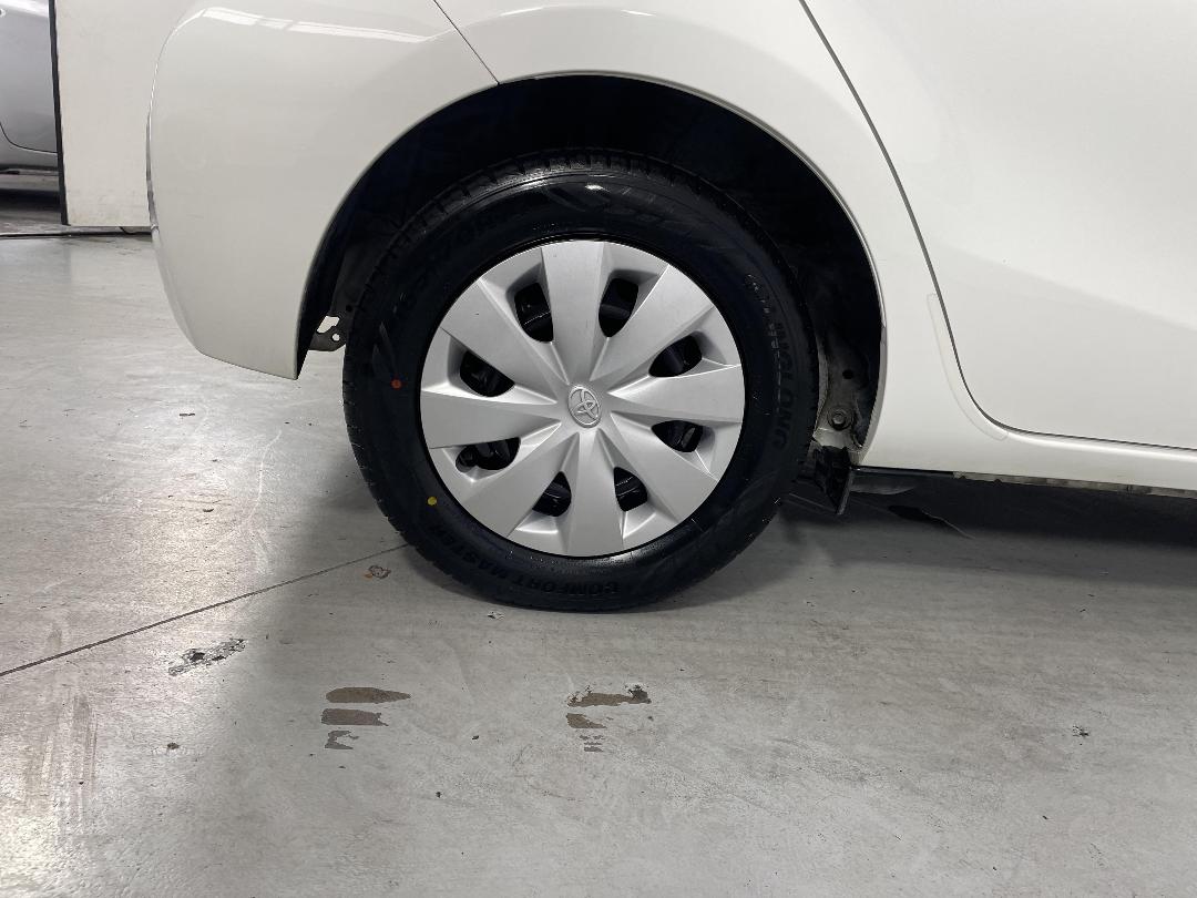 Photo '12' of Toyota Aqua