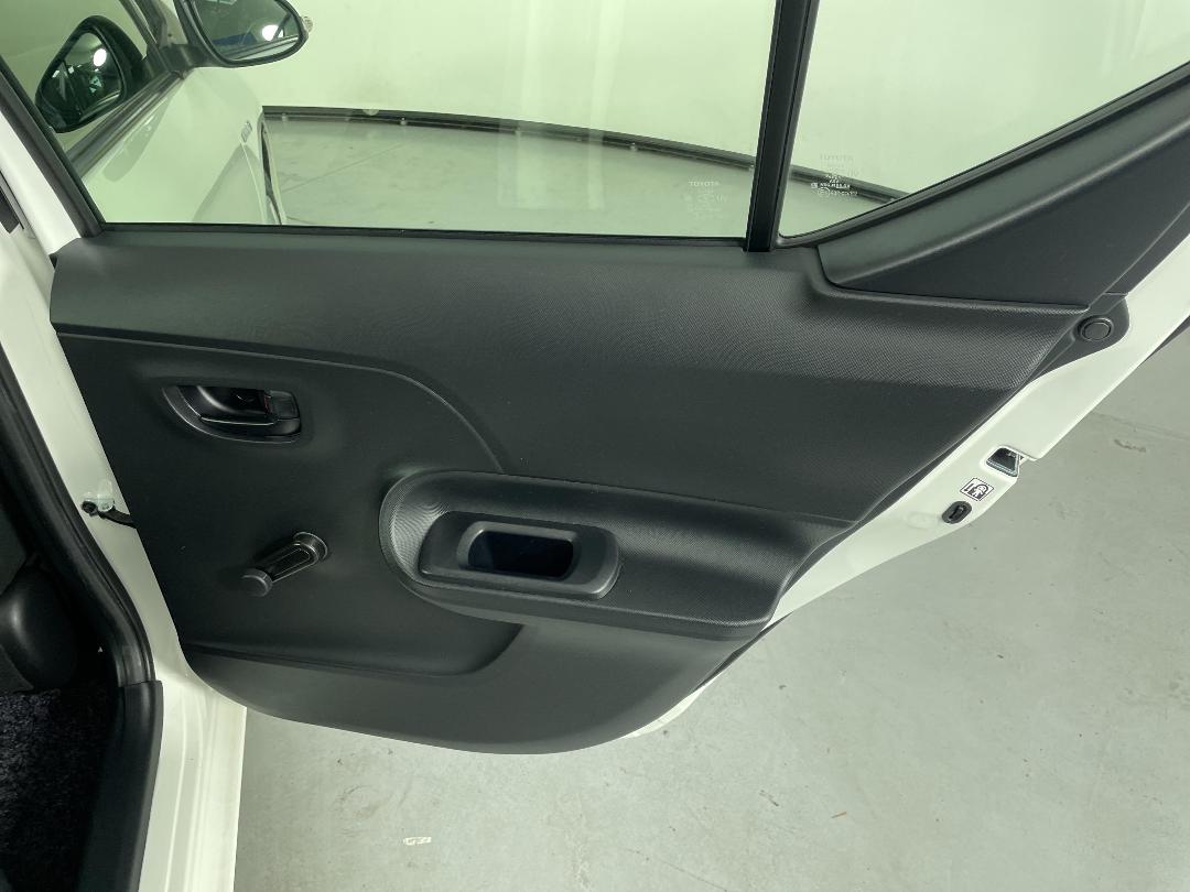 Photo '19' of Toyota Aqua