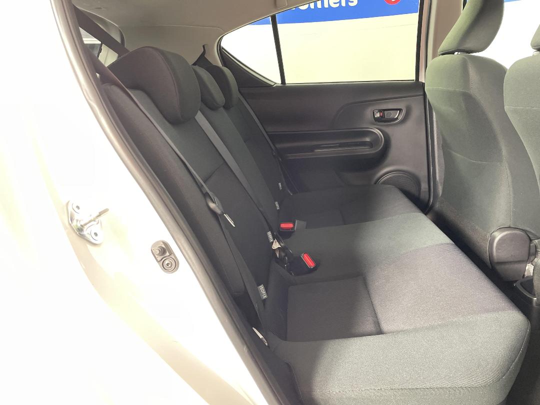 Photo '20' of Toyota Aqua