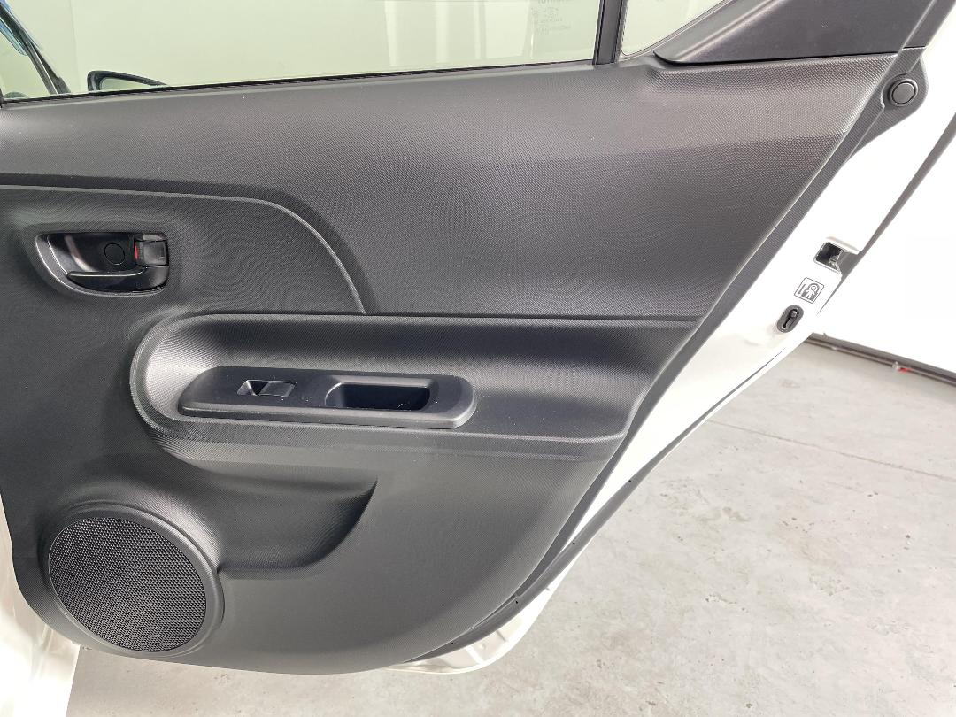 Photo '19' of Toyota Aqua