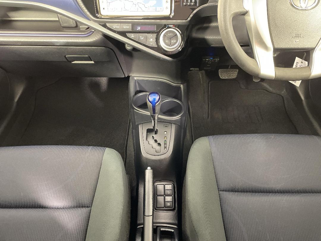 Photo '18' of Toyota Aqua