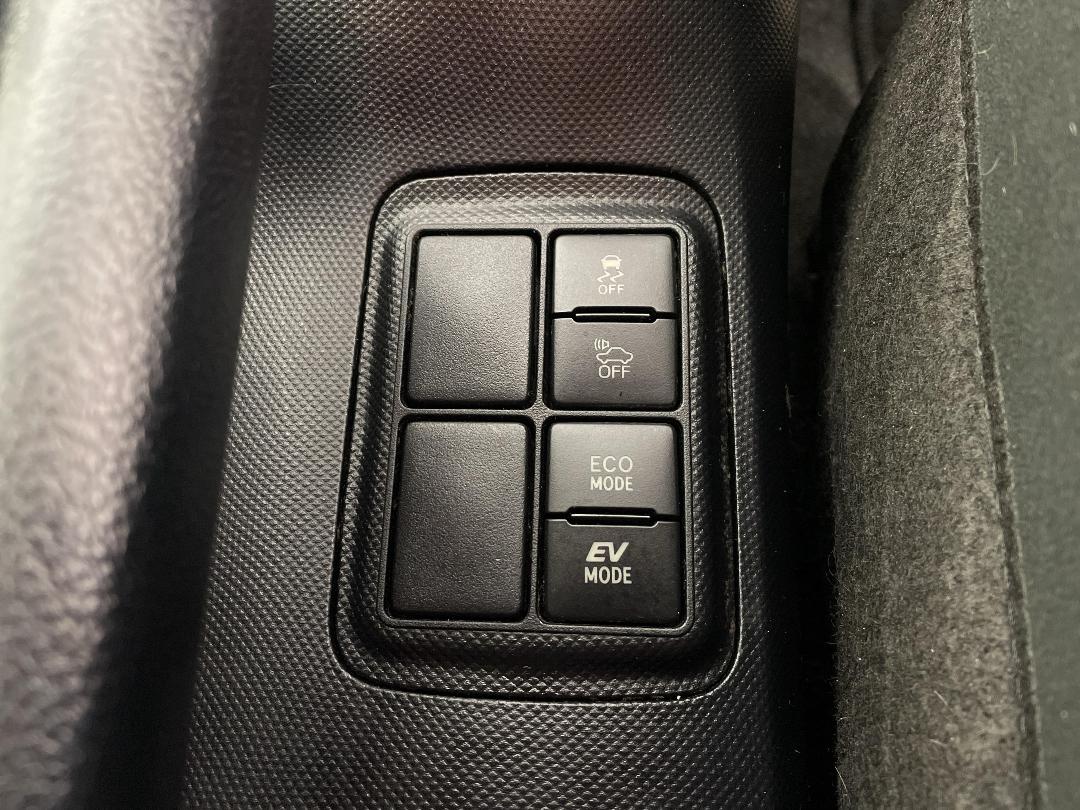 Photo '25' of Toyota Aqua