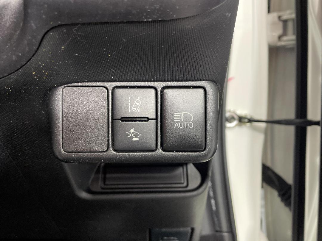 Photo '27' of Toyota Aqua