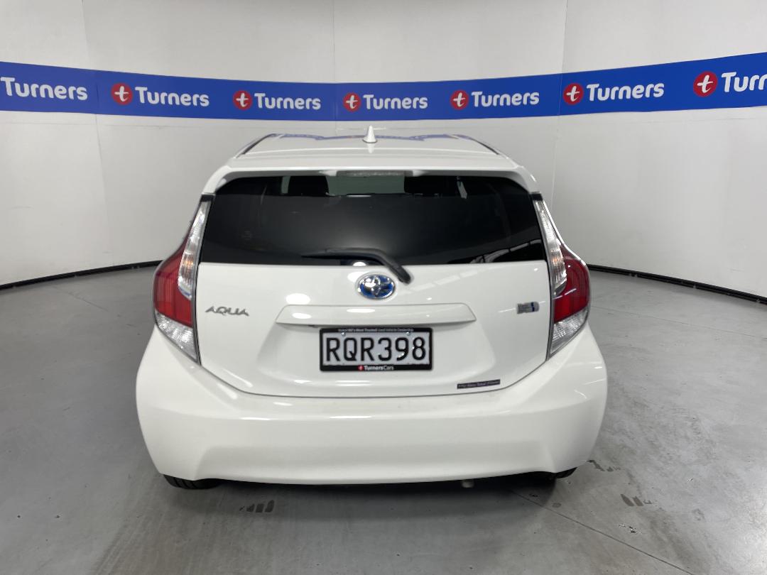 Photo '6' of Toyota Aqua