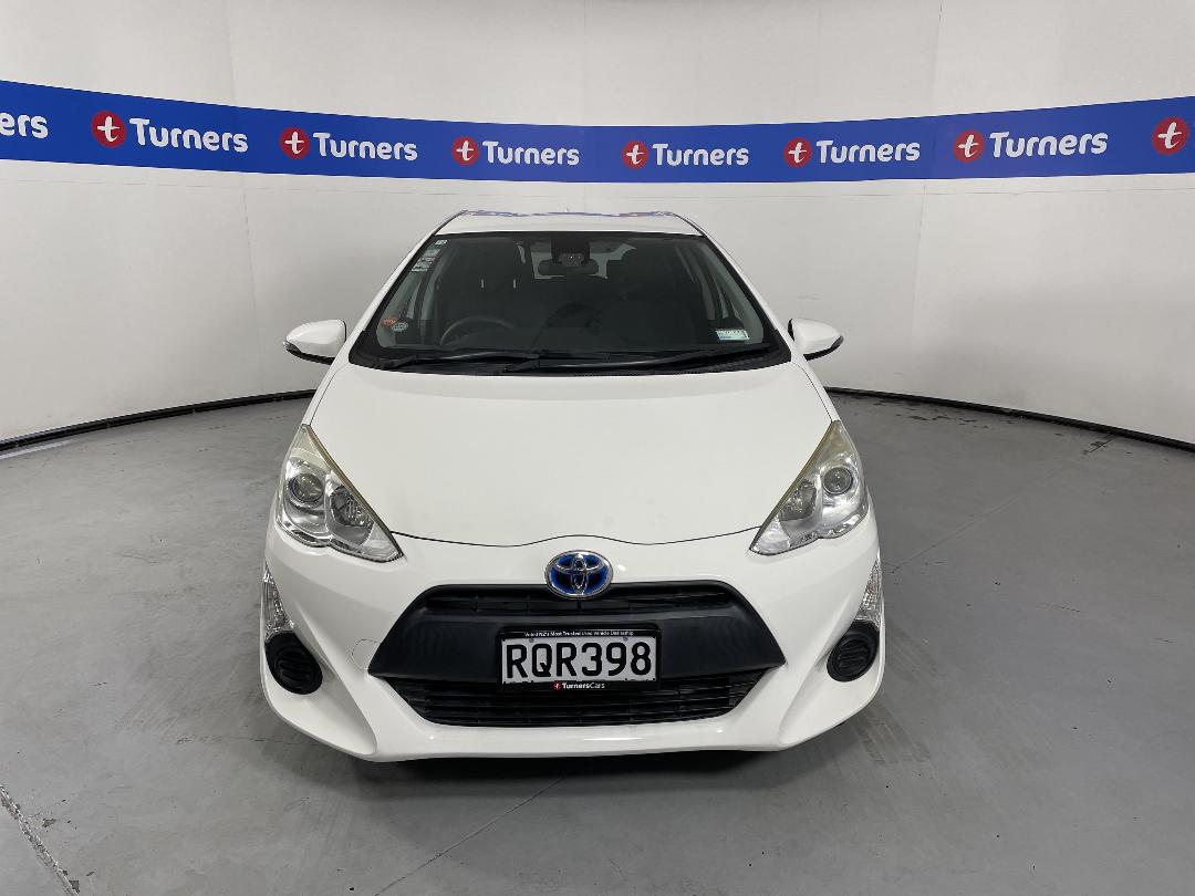 Photo '2' of Toyota Aqua