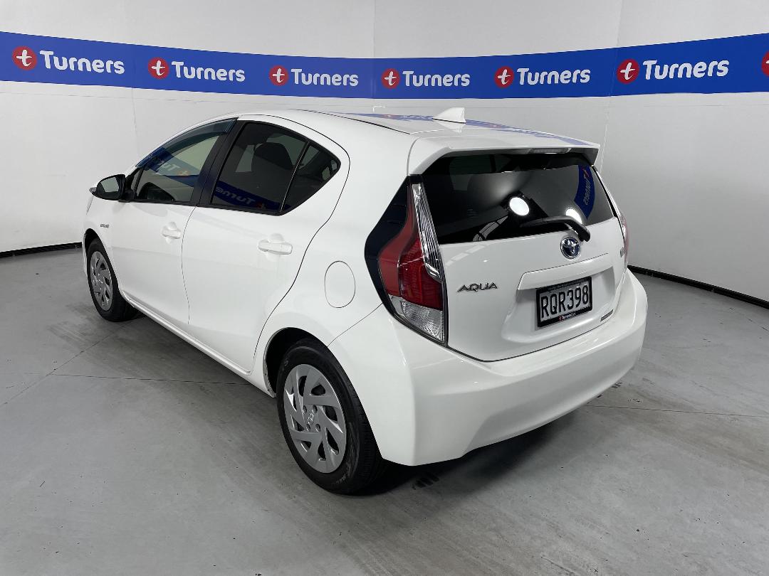 Photo '5' of Toyota Aqua