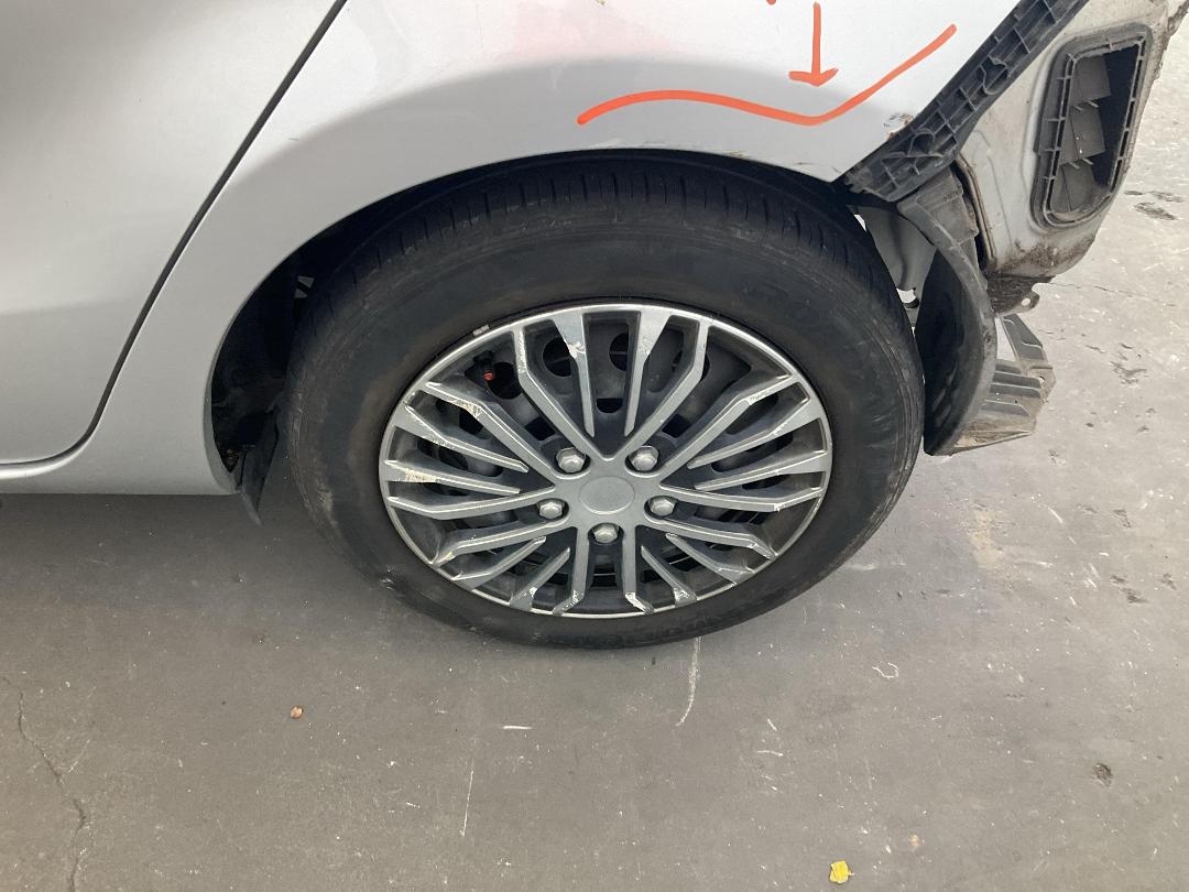 Photo '10' of Toyota Aqua Photo '10' of Toyota Aqua