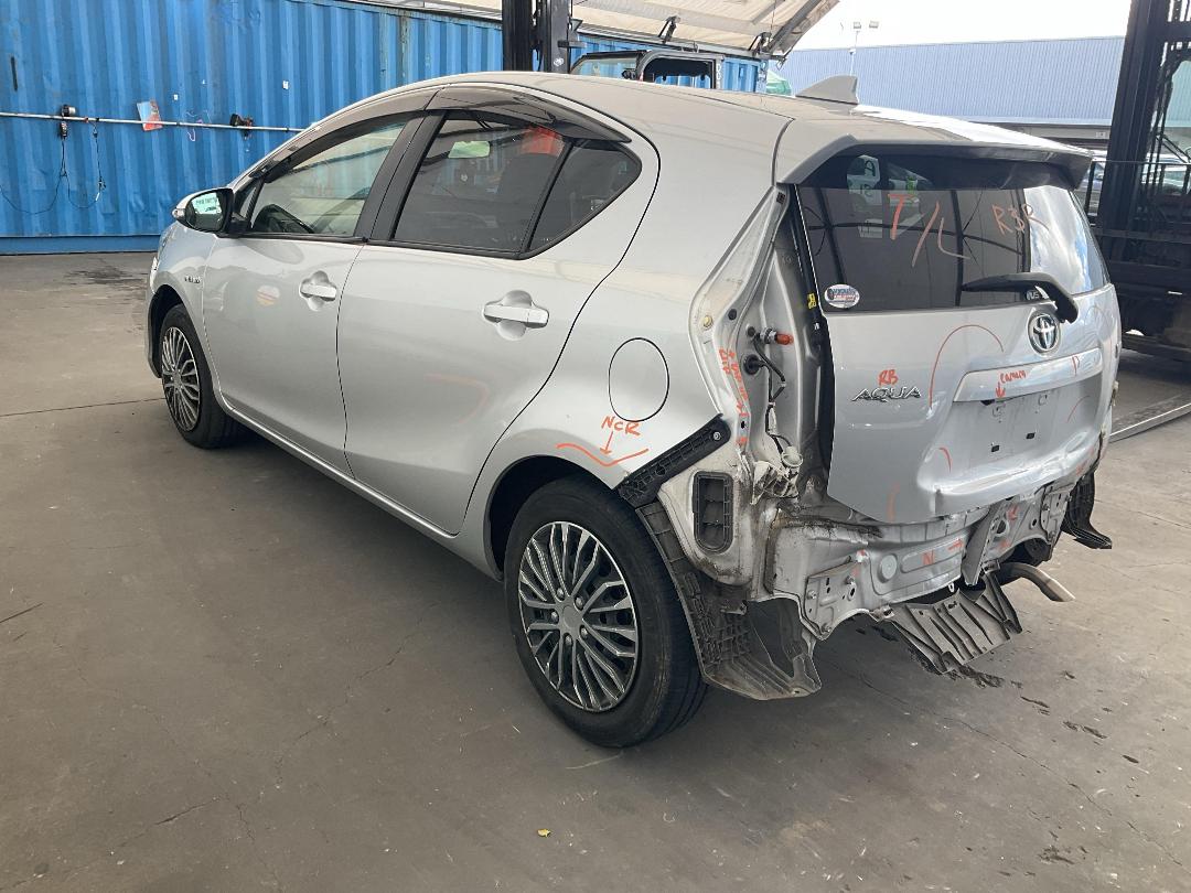 Photo '12' of Toyota Aqua Photo '12' of Toyota Aqua