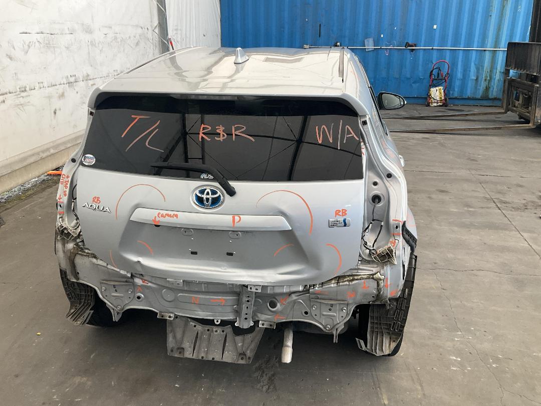 Photo '17' of Toyota Aqua Photo '17' of Toyota Aqua