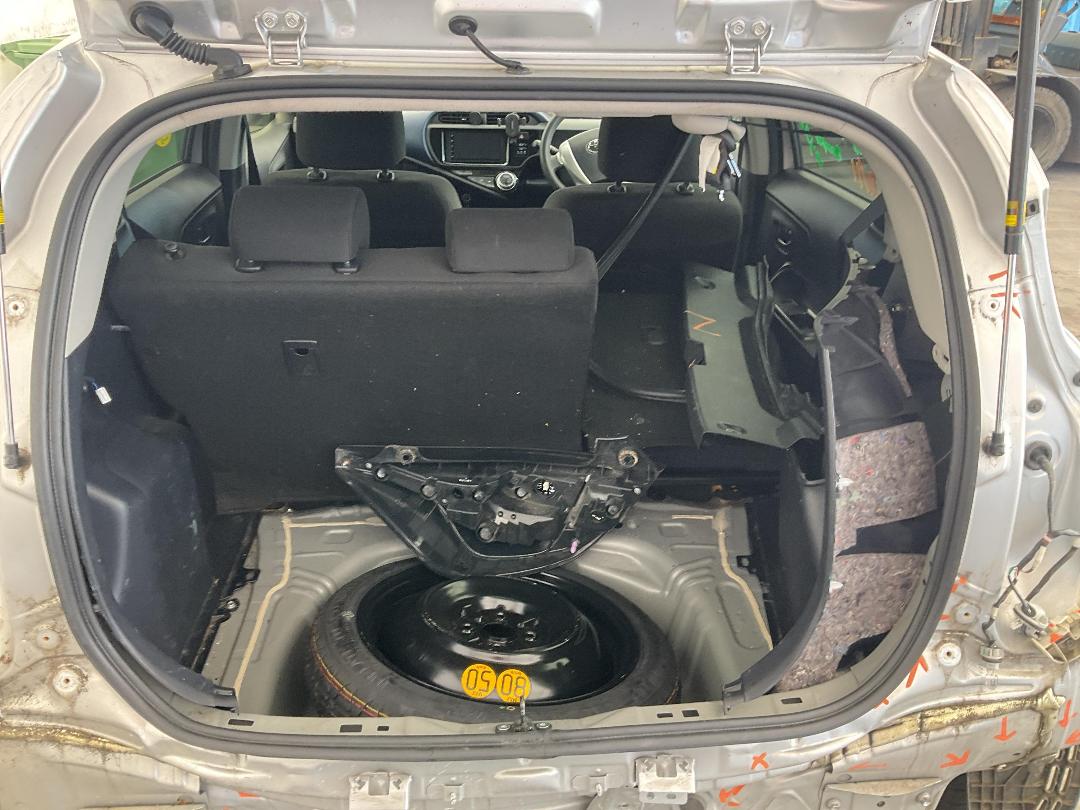 Photo '16' of Toyota Aqua Photo '16' of Toyota Aqua