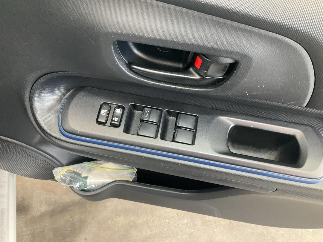 Photo '25' of Toyota Aqua Photo '25' of Toyota Aqua