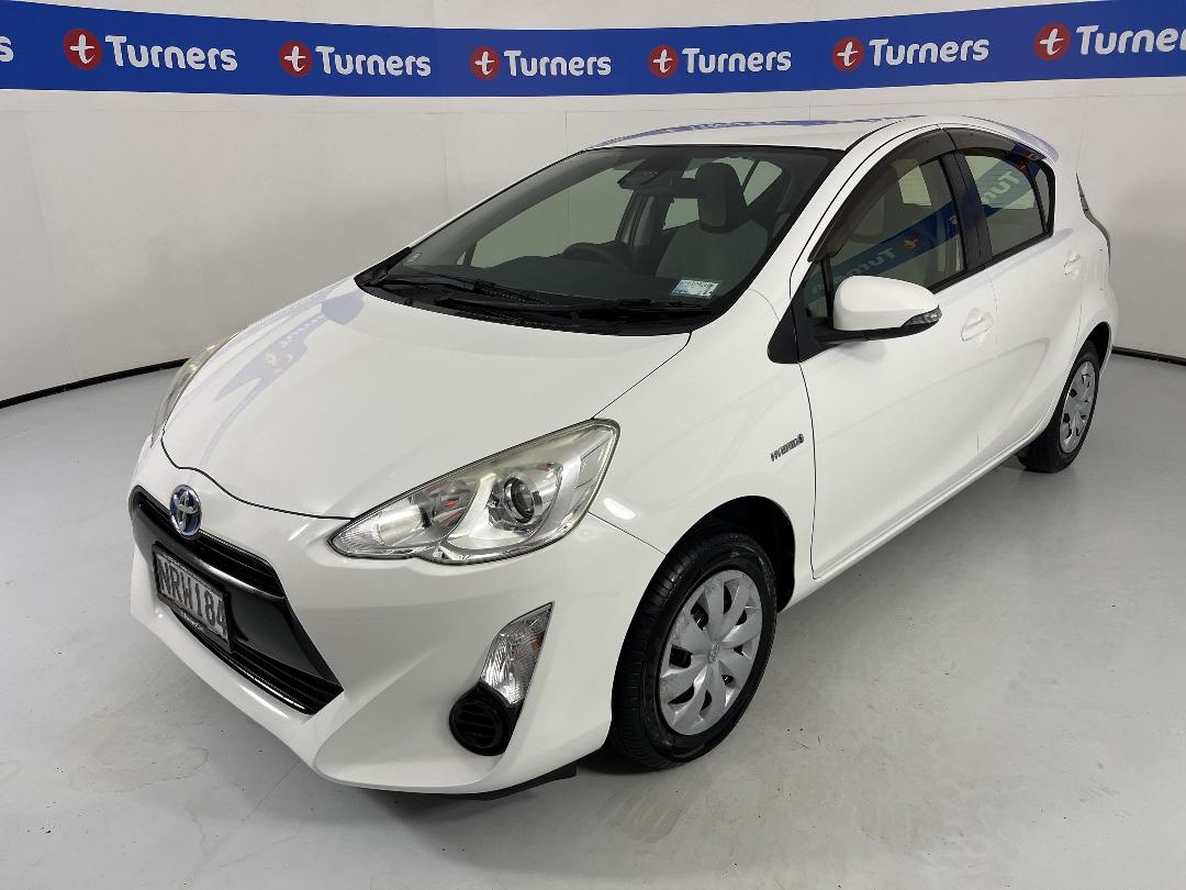 Photo '4' of Toyota Aqua Photo '4' of Toyota Aqua