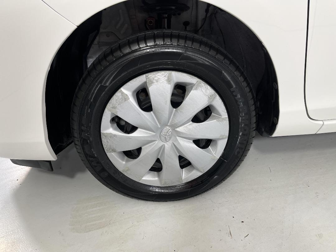 Photo '10' of Toyota Aqua Photo '10' of Toyota Aqua