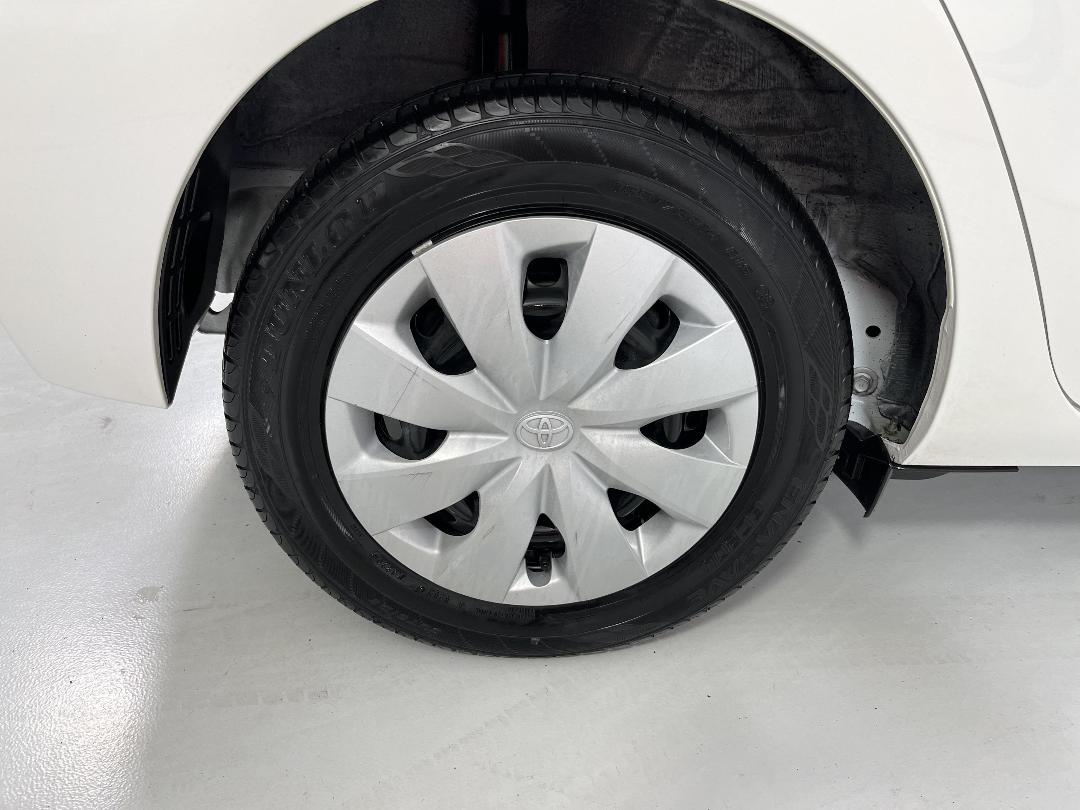 Photo '12' of Toyota Aqua Photo '12' of Toyota Aqua